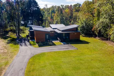 Image de Lakefront Escape w/ Boathouse & Helipad – Your Ultimate Lake Gaston Getaway