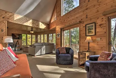Image de Deer Lake Chalet -\"The Lake Of Changing Colors\"- High Speed Internet