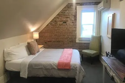 Image de The \"Crash Pad\" Studio Apartment in Downtown Provo