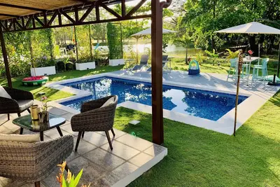 Image de Spacious 4bed 5ba with private swimming pool in lush gated Community.