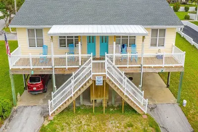 Image de Surf Sounds Almost Oceanfront, Newly Updated, Beach Access Across the Street