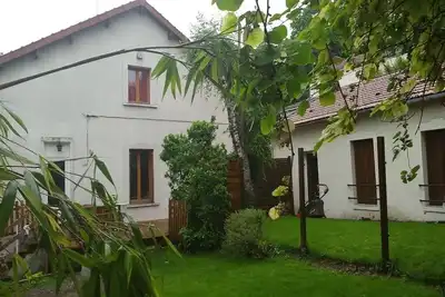 Image de Maison de charme 80m2, grand jardin avec terasse de 360m2.