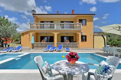 Image de House 2059\/32326 (Istria - Vodnjan), 4500m from the beach