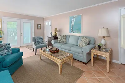 Image de 3 bedroom 2 bath condo. Walking to Pier/Village