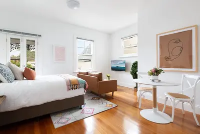 Image de Explore Sydney Staying in Perfect Located Studio