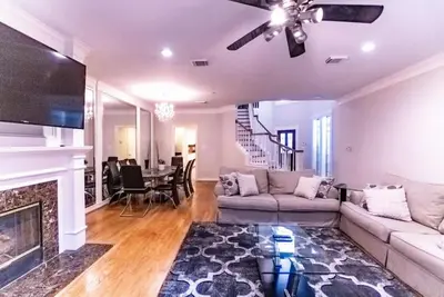 Image de River Oaks - 4 Bedrooms / 3700 sqft