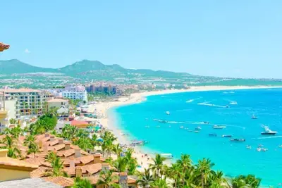 Image de 4000 Sq. ' 4 Br, 4 1/2 bath with sweeping Ocean views from every room!