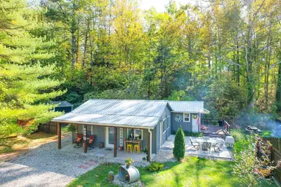 Image de Snoozy Snail short walk to town! Pet Friendly! Charming!