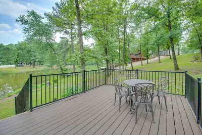 Image de Lakefront Arkansas Home w/ Dock & Sunroom