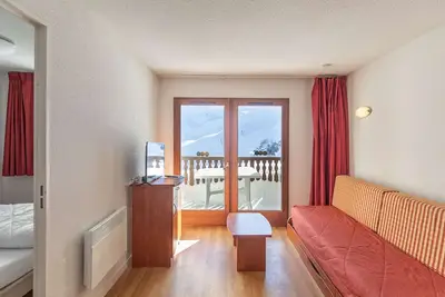 Image de Appartement T2 avec terrasse, proche des pistes, piscine couverte, salle de fitness et services inclus