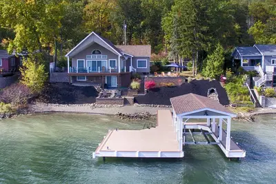 Image de Just Bluffin': Keuka Lake Luxury Rental + Hot Tub! Close to Wineries