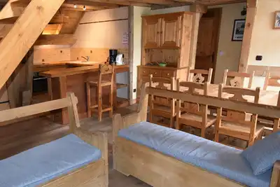 Image de Chalets Clovis I - Cinq Chambres Appartement, Couchages 12