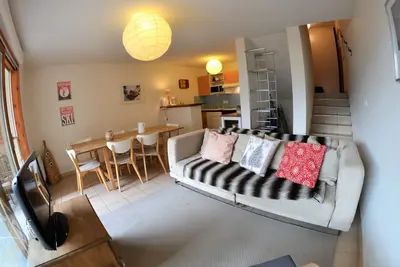 Image de Le Verney Apt A6 - Trois Chambres Appartement, Couchages 8