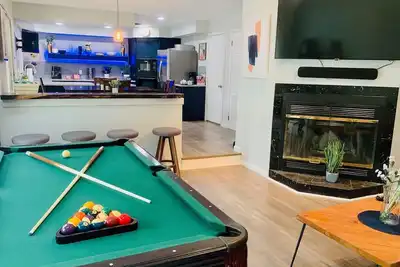 Image de By Nyc & Hamptons! Private Hot Tub, Pool Table - Amenities!