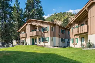 Image de Icicle Ridge Suite - Steps away from adventure- Pet Friendly