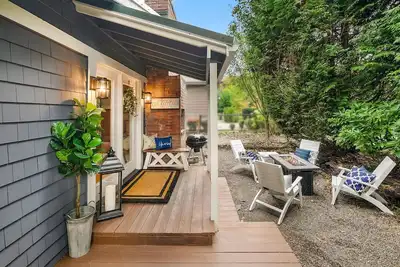 Image de The Cottage at Lake Sammamish - A\/C & Dog Friendly