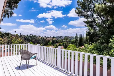 Image de Quiet, Private, Hillside, Home to Enjoy, 5br/3ba