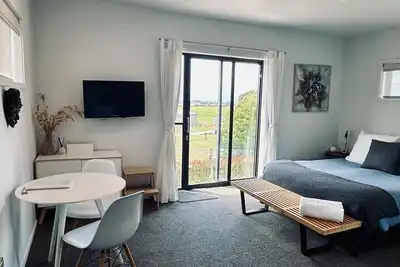 Image de Studio 2, Studio Two - Tasman View Accommodation