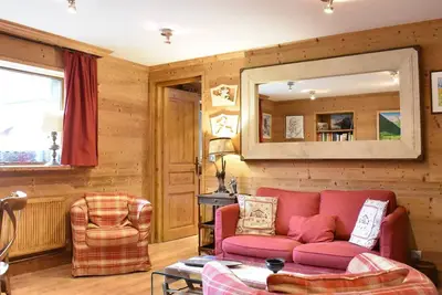 Image de Appartement cosy avec cheminée, terrasse et parking, proche pistes et commerces - Méribel