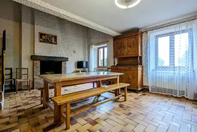 Image de Gîte familial près de La Chaise-Dieu avec jardin, terrasse, jeux pour enfants et équipements bébé