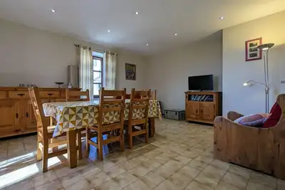 Image de Gîte restauré avec grand terrain clos, salle de jeux, proche du Puy en Velay et Chavaniac-Lafayette