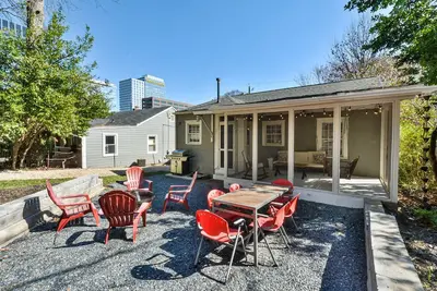 Image de The Audrey @Atlantic Station: Fire Pit, Outdoor Dining, Bbq, Cornhole/Horseshoes
