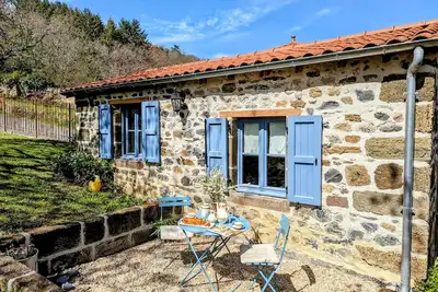 Image de Cabane de Vigne en Auvergne pour Escapade Romantique