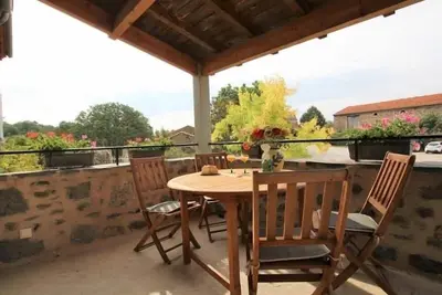 Image de Charmant Gîte à Lavaudieu avec Terrasse, Proche Sites Touristiques et Commerces