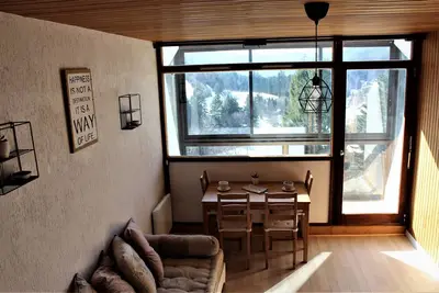 Image de Studio sous les pistes avec vue sur la vallée