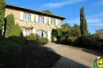 Image de Ferme XVIe siècle rénovée avec jardin clos et WiFi