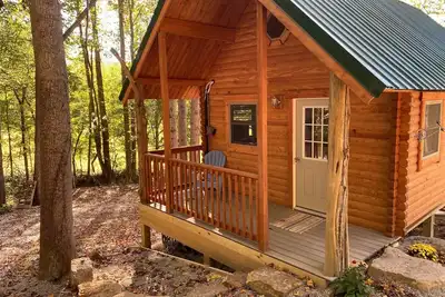 Image de Cozy 1 bedroom w/ loft log cabin. 7 miles to French Lick, 15 to Patoka Lake!