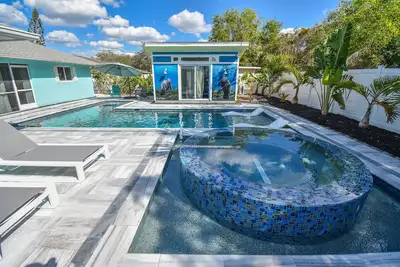 Image de Beachy Coastal House With Charm!