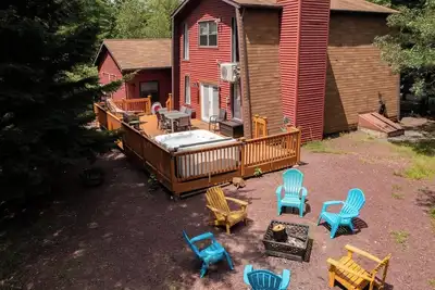 Image de Super Private! Modern Farmhouse Surrounds by Woods! No Cleaning Fee!