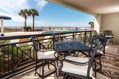 Image de Azure 110 walkout closest unit to beach access, no Elevator Rides! Beach Service
