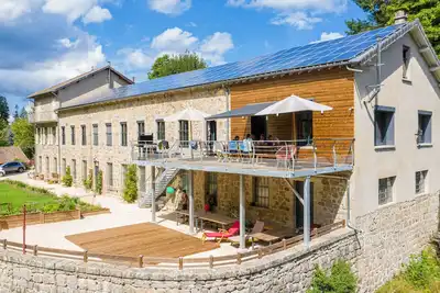 Image de Grand gîte rénové, billard, baby-foot, vue sur rivière, terrasse, activités diverses
