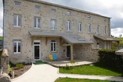 Image de Gîte familial en pleine nature avec cour privée, Wi-Fi et proche randonnées à Le Mas-de-Tence