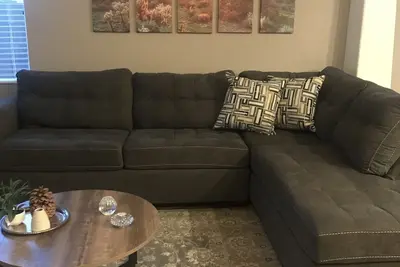 Image de Home in the North Phoenix desert hills\nGreat for families and multiple couples.