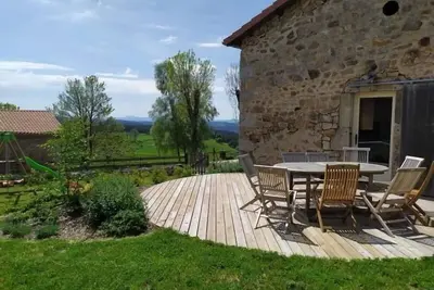 Image de Gîte Familial à Riotord avec Jardin et Aire de Jeux