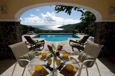 Image de Bay Tree Villa Pool Suite - paisible et romantique avec piscine privée et salle de gym.