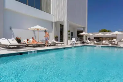 Image de Your Next Getaway is Here! 2 Gorgeous Rooms, Outdoor Pool, Near Downtown Miami!