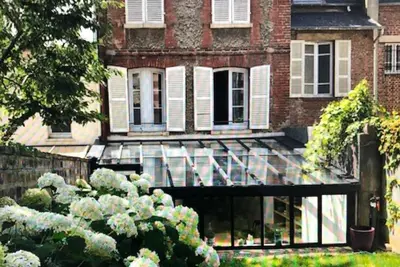 Image de Confortable maison de ville avec jardin et garage
