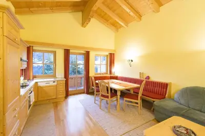 Image de Deluxe apartment with 2 bedrooms and south-facing balcony - Appartementhaus Sonnenhof