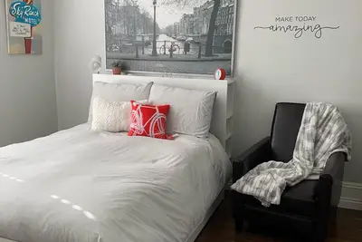 Image de Professional Extended Stay Efficiency Studio Beautifully Remodeled Historic Home