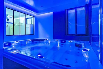 Suite luxe Jacuzzi Sauna