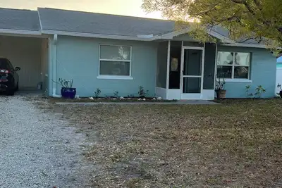 Image de Old Englewood 2 bed/1 bath Beach Cottage.