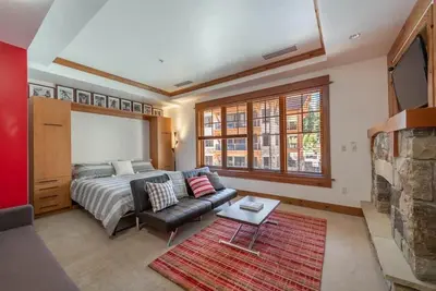 Image de Northstar Village Studio /Catamount/\n