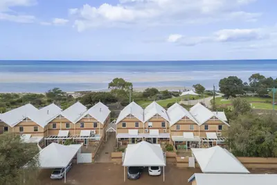 Image de Harmony by the Bay—A Central Beachfront Haven