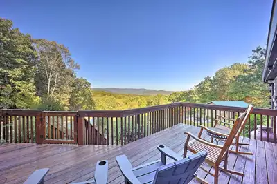 Image de Deck & Mtn Views: Blue Ridge Cabin Near Hiking