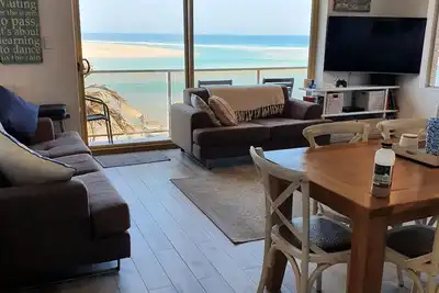 Image de Spectacular Waterfront Adults Only apartment. Best location in The Entrance.