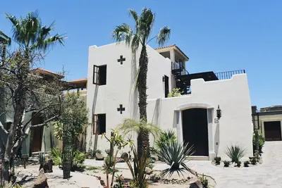 Image de Casa Paraiso - 1 minute walk to the Beach!